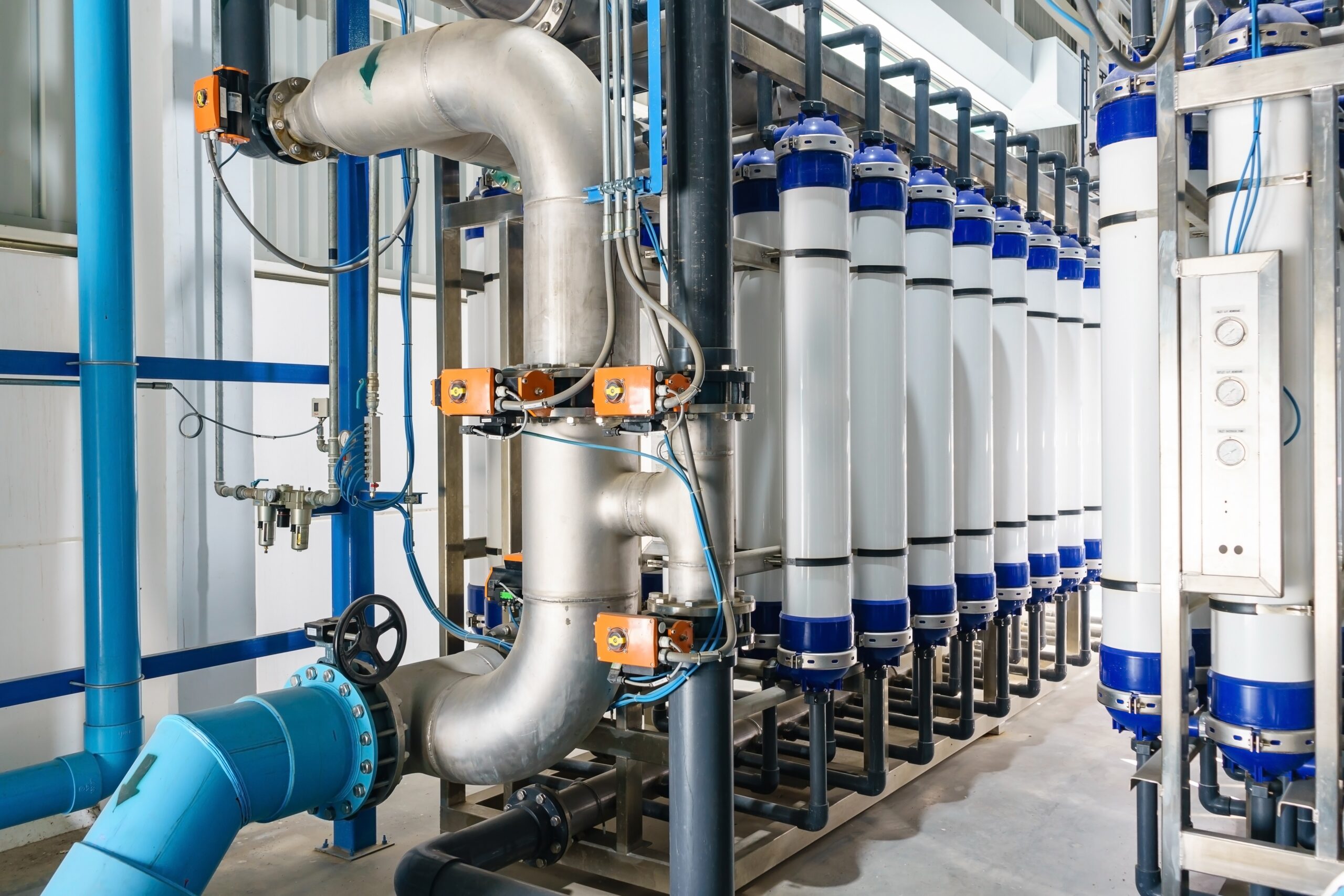 Endüstriyel fabrika için modern su filtreleme ve arıtma sistemi