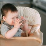 Su İçen Erkek Çocuk