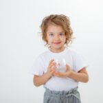 Su İçen Kız Çocuk